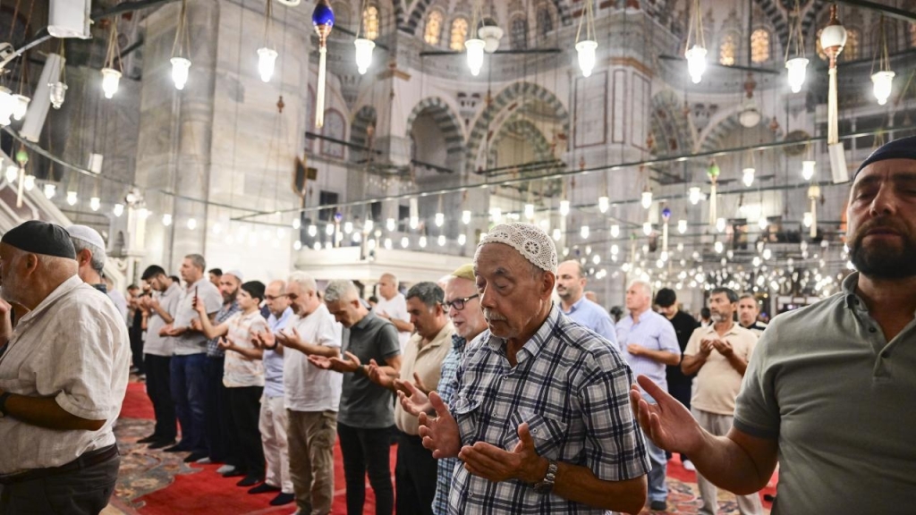 Petrolde Karamsarlık Rüzgarı: Hedge Fonları İlk Kez Kısa Pozisyona Geçti