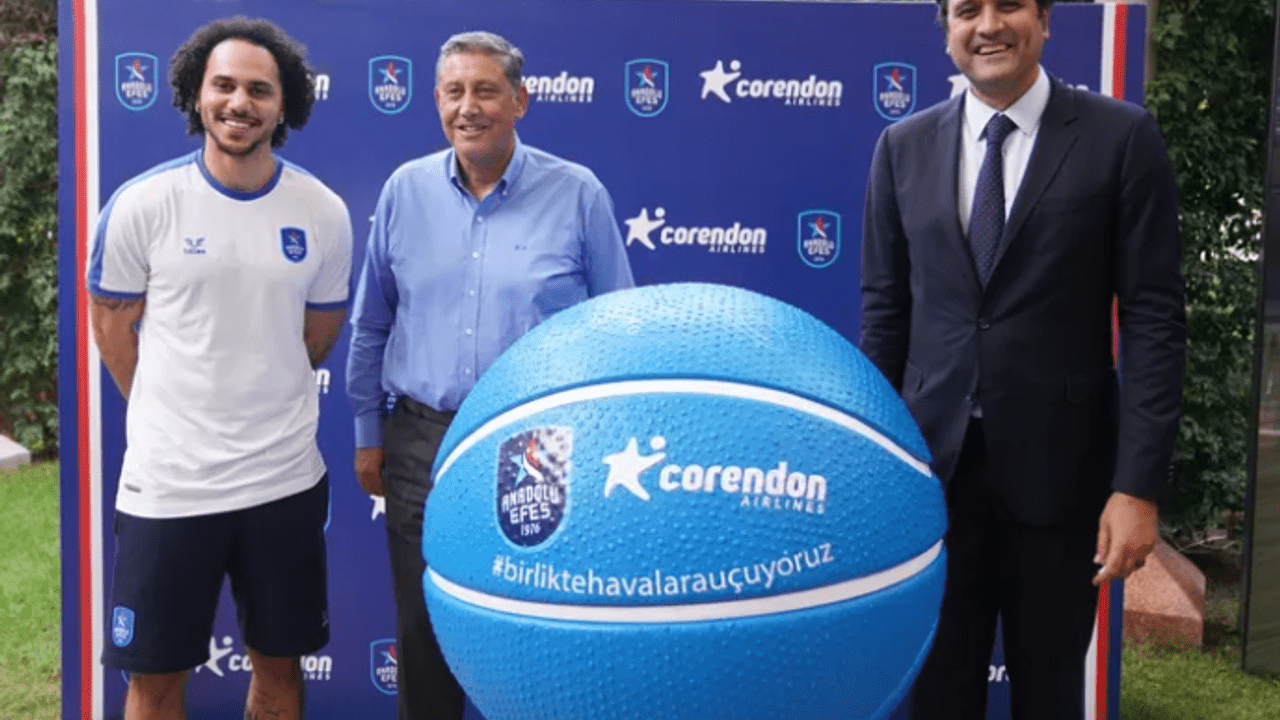 Anadolu Efes ve Corendon Airlines: 5 Yıllık Sponsorluk Anlaşması Yenilendi