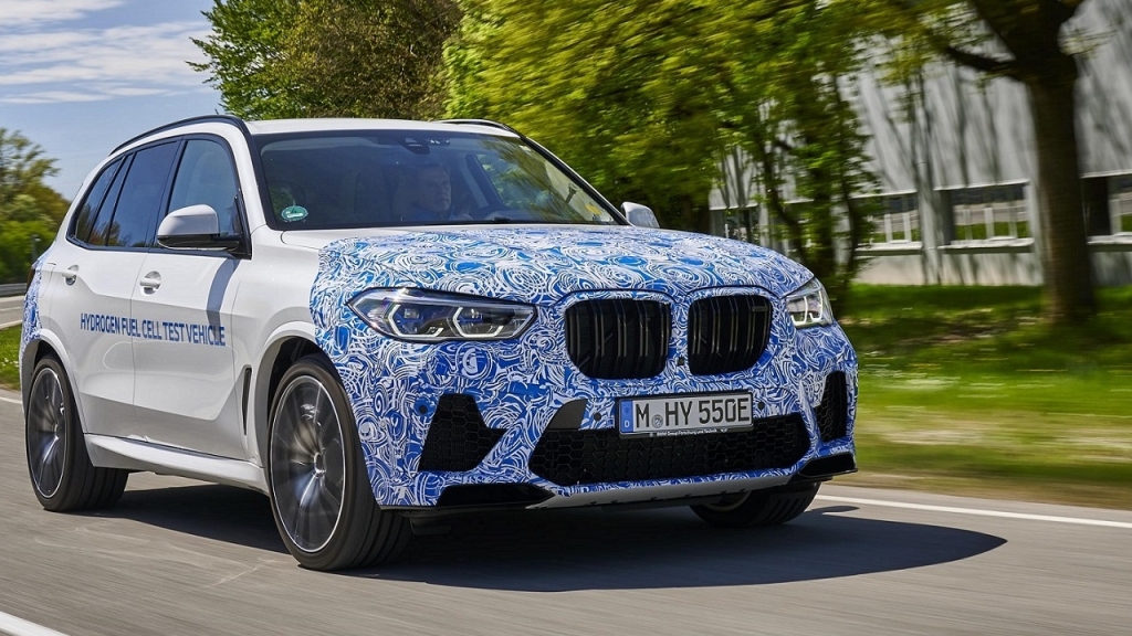 BMW 2028'de İlk Hidrojenli Aracını Piyasaya Sürüyor: Elektrikli Araçlara Rakip Mi Olacak?