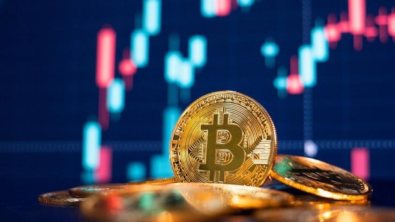 Bitcoin 72.000 Dolara Yükseliyor Mu? Uzmanlar Ekim Ayı İçin İyimser!