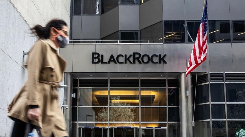 BlackRock, İtalya'nın Devlet Ticari Kredi Sigortacısının 3 Milyar Euro'luk Fonunu Yönetmek İstiyor