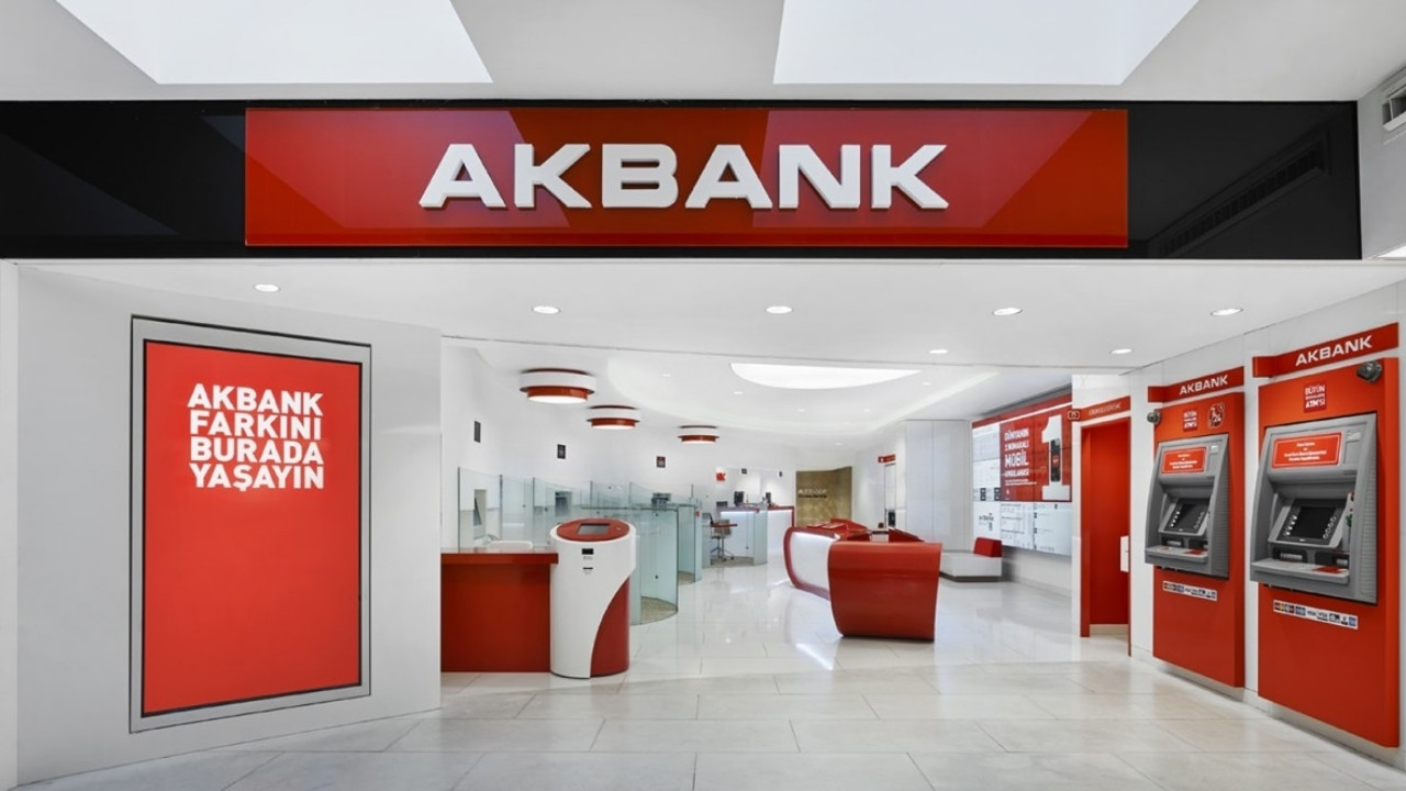 Akbank Çalışma Saatleri 2024