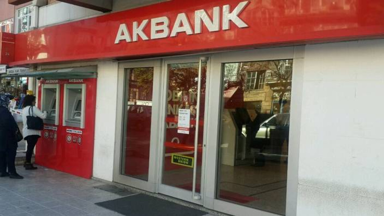 Akbank Çalışma Saatleri 2024