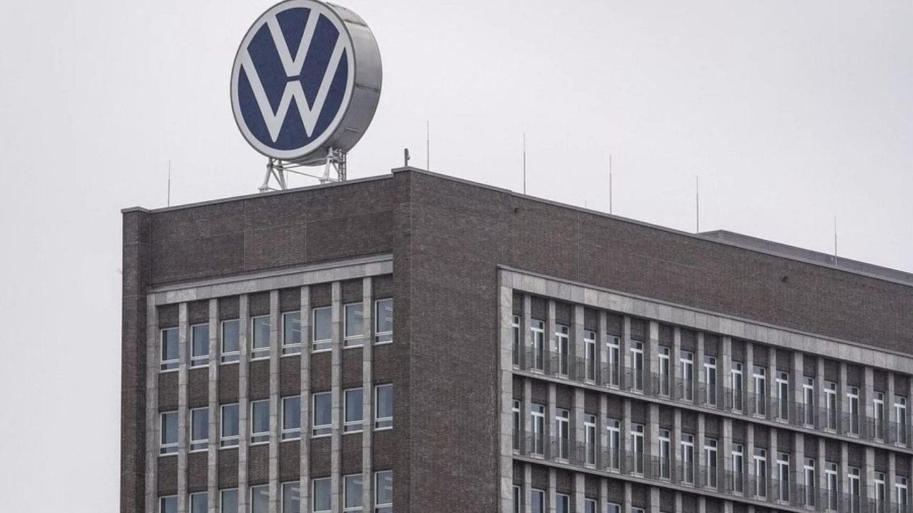 Volkswagen, 31 Aralık'ta İş Güvencesi Anlaşmasını Feshedecek: 6 Fabrikada İşten Çıkarmalar Mümkün