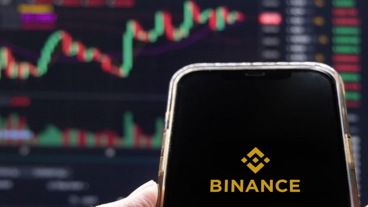 Binance 3 Meme Coin'i Listeledi: Piyasa Düşerken Bunlar Neden Yükseliyor?