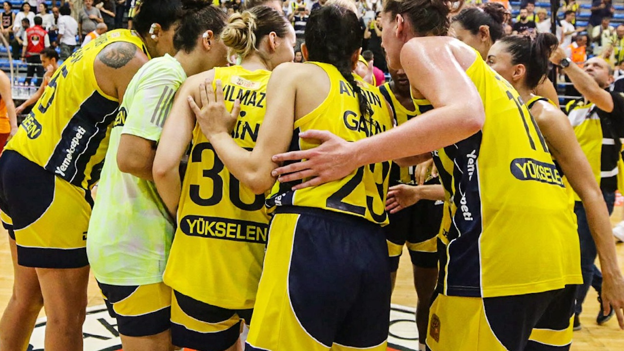 YEO Teknoloji, Fenerbahçe Kadın Basketbol Takımına Şort Sponsorluğu İle Destek Verdi!