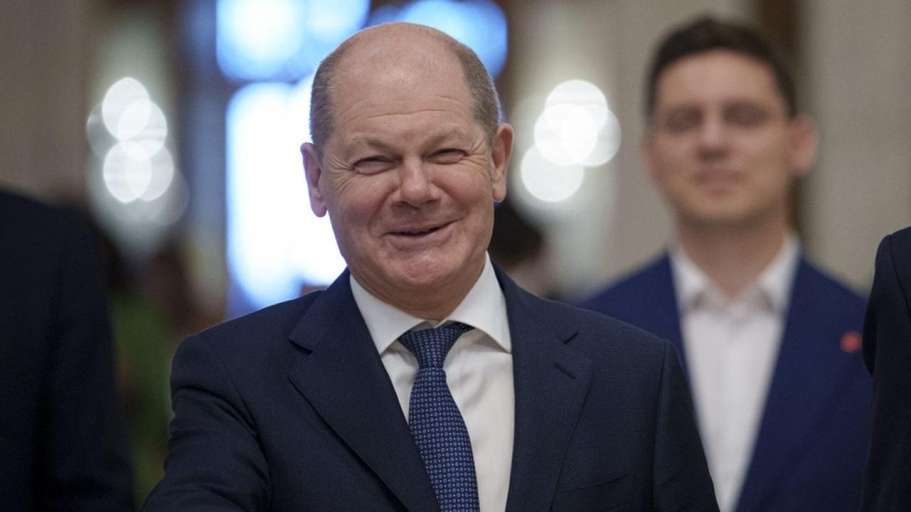 Scholz: Çin ile Elektrikli Araç Müzakereleri Devam Etmeli