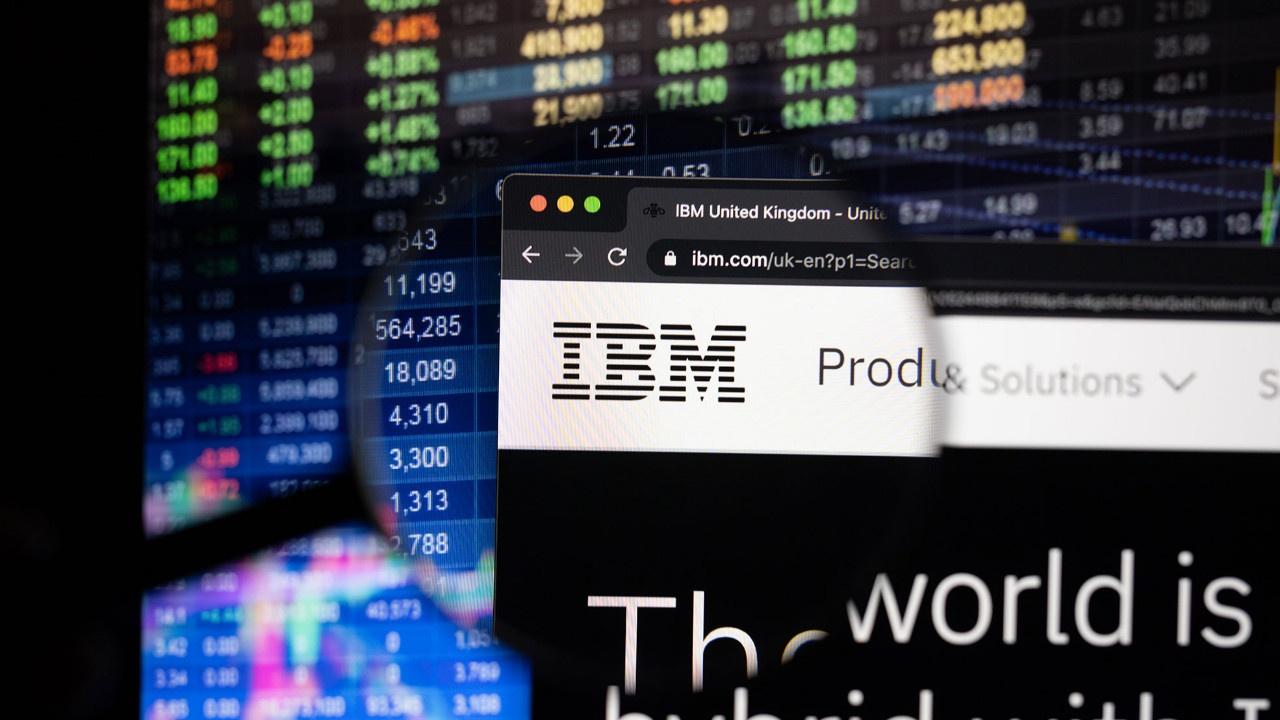 IBM Geliri %1 Arttı Ama Karı 80% Azaldı