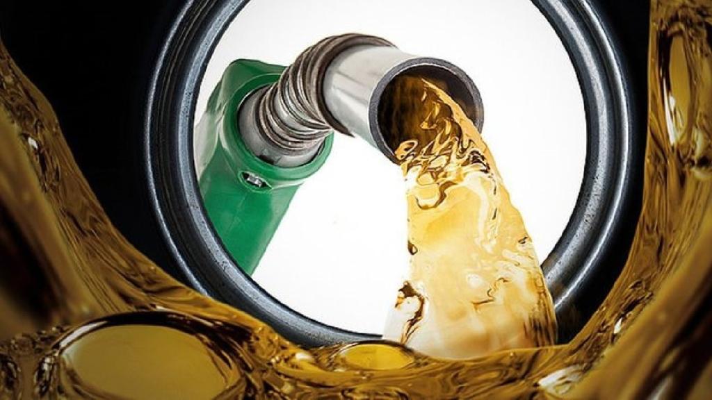 Petrol Fiyatları Düşüş Sonrası 74 Dolar Seviyesinde Sabitlendi