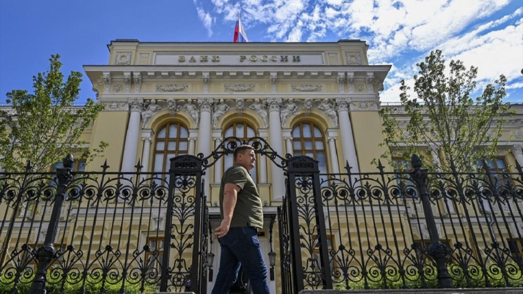 Rusya Faizleri Beklentilerin Üzerinde 'e Çıktı