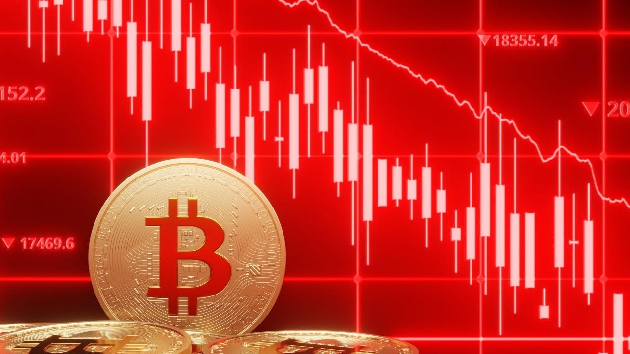 Bitcoin Fiyatı 3% Düştü: ETF Tasfiyeleri ve Altcoinlerdeki Son Durum