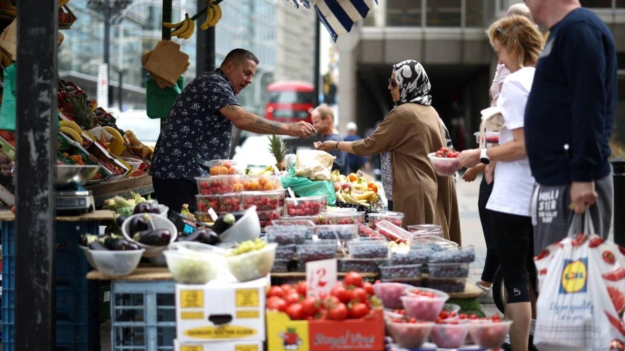 İngiltere Market Enflasyonu %2'ye Yükseldi: Alışveriş Sepeti Daha Ağırlaşıyor