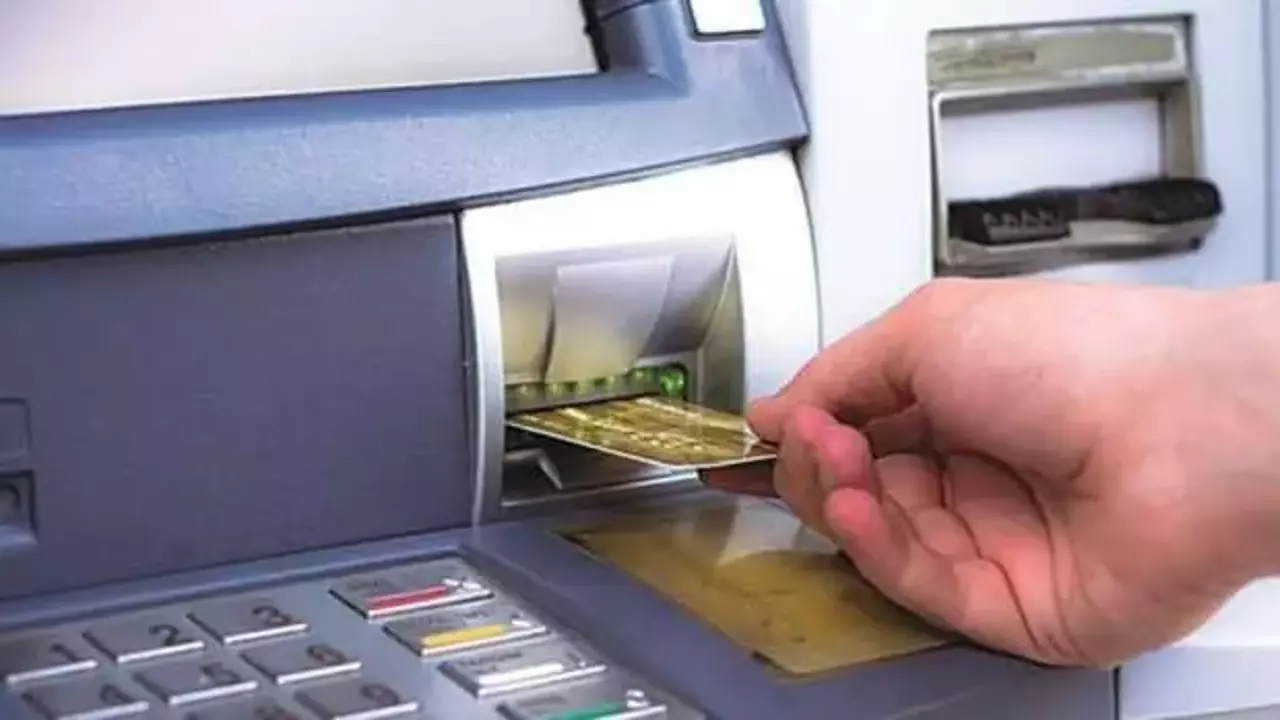 İş Bankası ATM'den günlük para çekme limiti