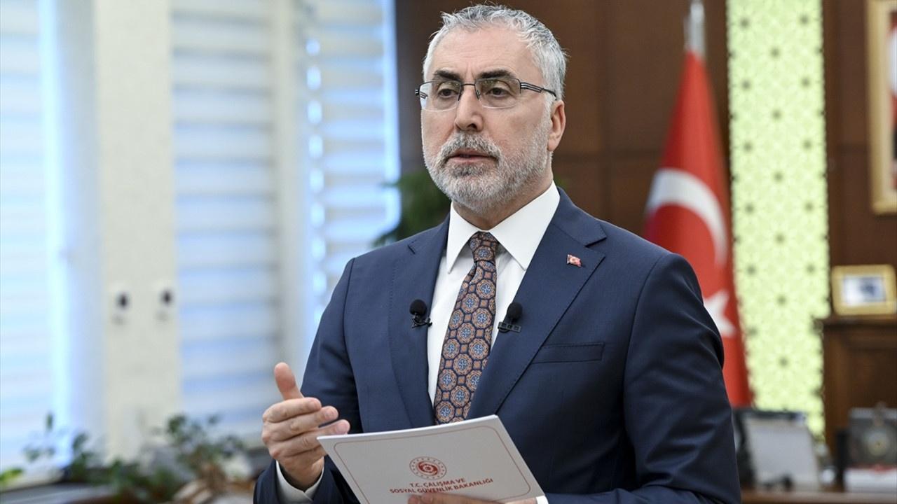 Asgari Ücret ve Emekli Maaşlarında Yeni Gelişmeler: 2024'te Büyük Sürpriz mi Bekliyor?