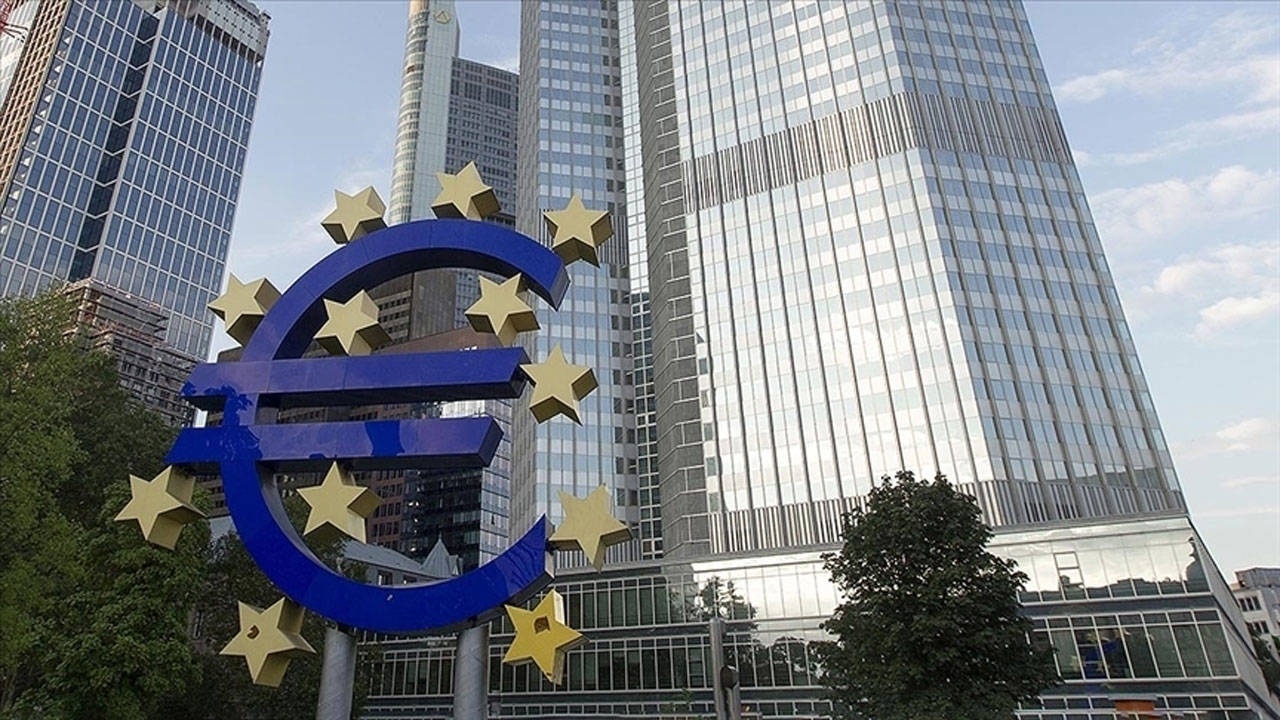 Euro Bölgesi'nde Ekonomi Güveni 0,7 Puan Düştü