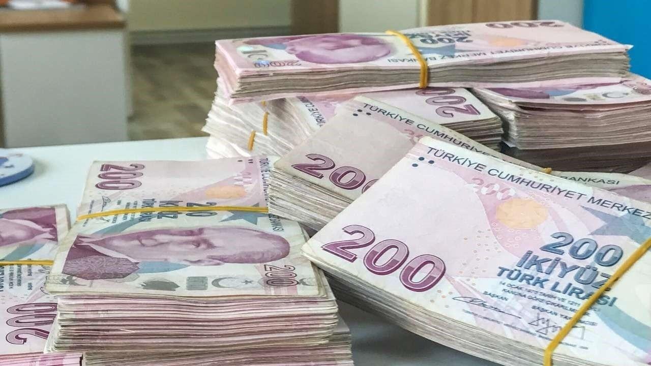 100'den Fazla Finans Kuruluşu Tüketiciyi Zarara Uğrattı: Yüksek Ücretler Nedeniyle Ceza