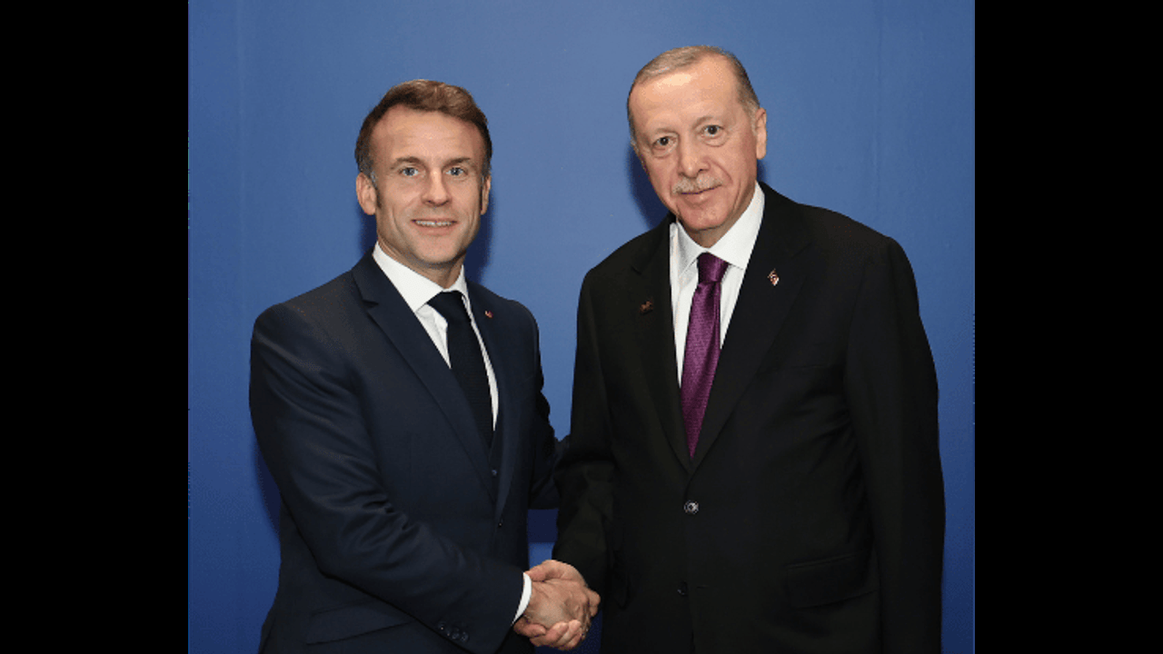 Erdoğan ve Macron, Budapeşte'de 2 Kritik Görüşme Gerçekleştirdi