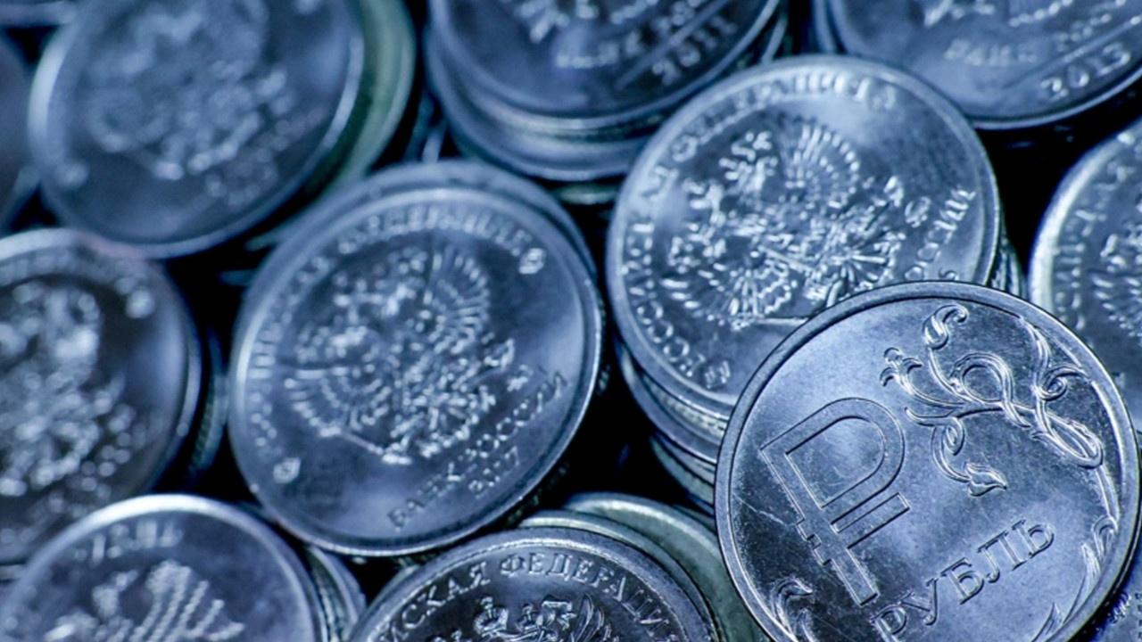 Ruble Ekim 2023'ten Beri En Düşük Seviyede