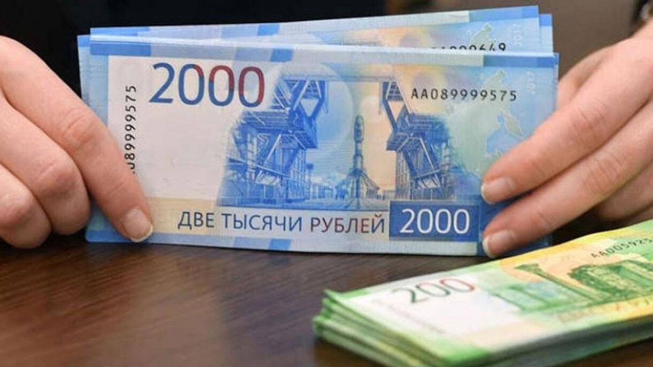 Ruble Ekim 2023'ten Beri En Düşük Seviyede