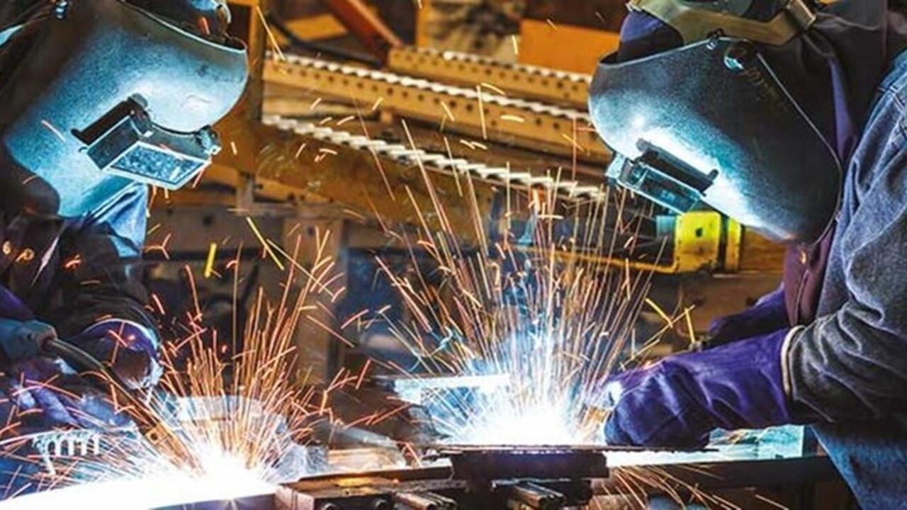 Almanya İmalat PMI Ekim'de 43,0'a Yükseldi: Daralma Devam Ediyor