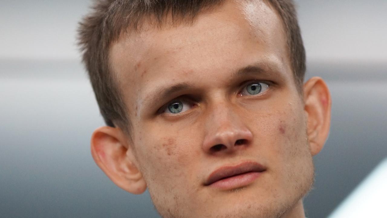 Vitalik Buterin 320 ETH Bağışladı ve Meme Coinlerini Sattı