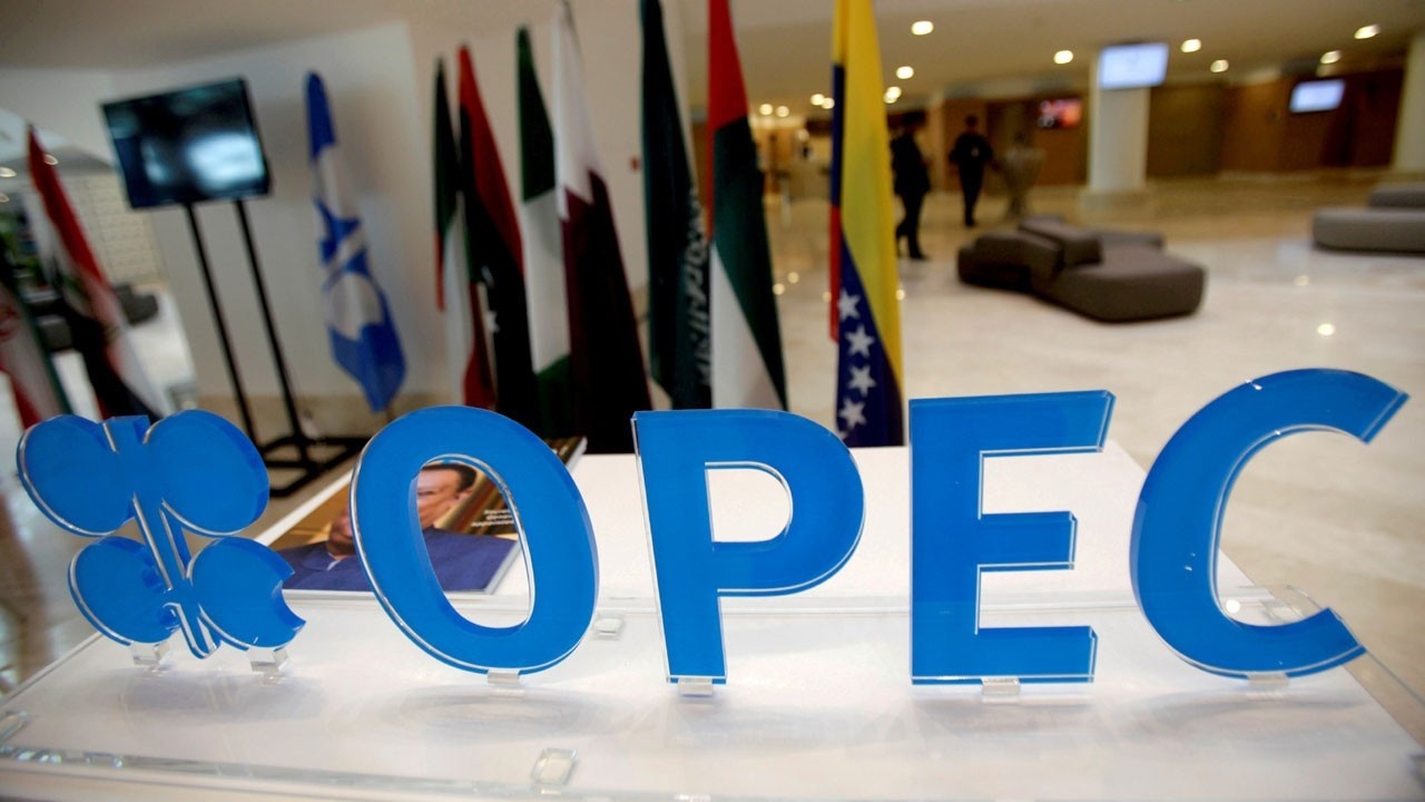 OPEC+ Petrol Üretimini 2025'e Kadar Sabitledi