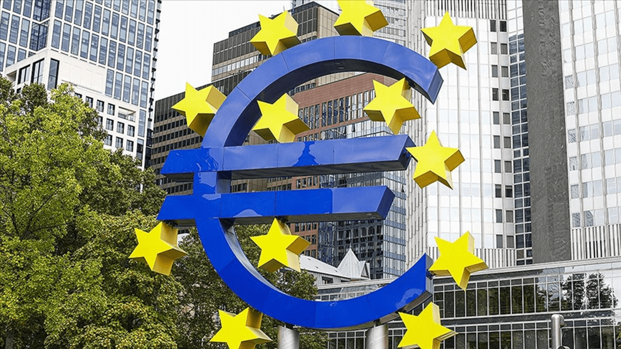 Euro Bölgesi Ekonomisi Kasım'da Daraldı