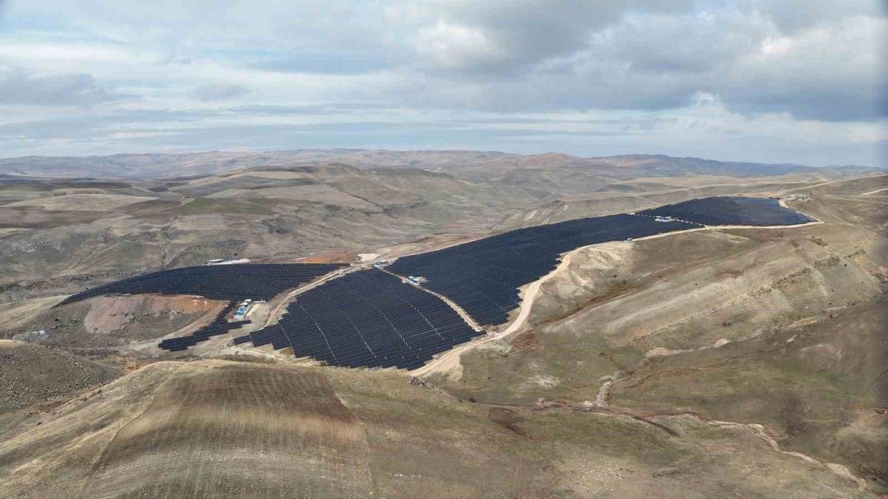 İş Bankası 25 MW'lık Güneş Enerjisi Santrali Açtı