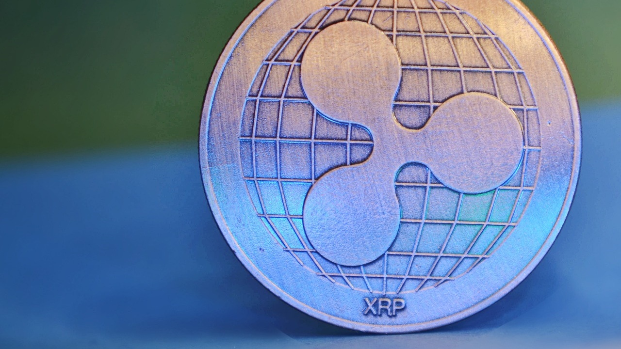 PEPE ve XRP Coin: 7 Ocak Düşüşünde Fiyat Tahminleri